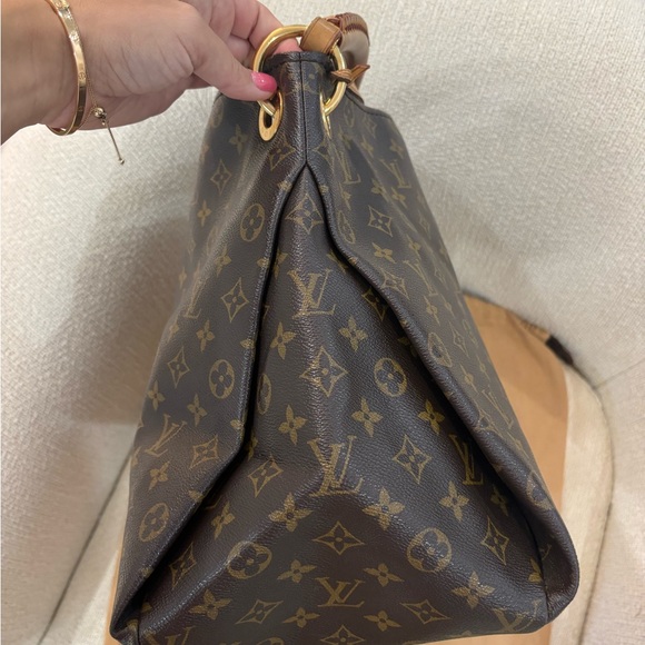 Authentic Louis Vuitton Artsy MM monogram - Picture 7 of 14